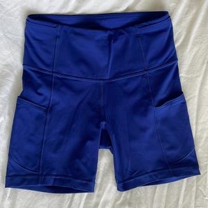 Lululemon Fast and Free 6 inch Inseam Shorts Larkspur Size 4